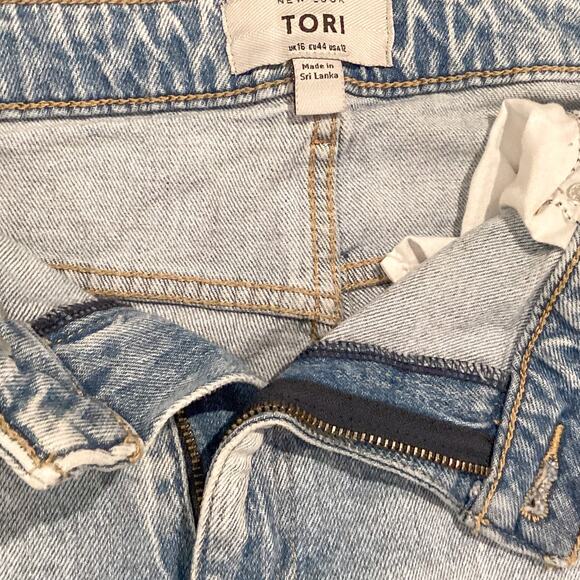 NEW LOOK TORI Straight Leg Mom Jeans Distressed Light Blue Wash Women's 12 - Picture 3 of 6